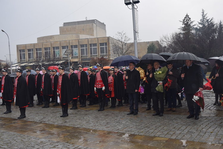 И природата тъжи за смъртта на Апостола,днес ни напомни за поезията на Ботев