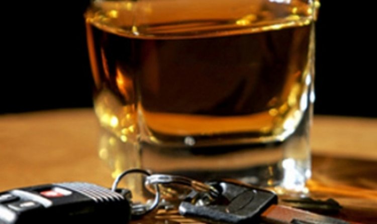 Пиян шофирал „Рено“ потегля към съда