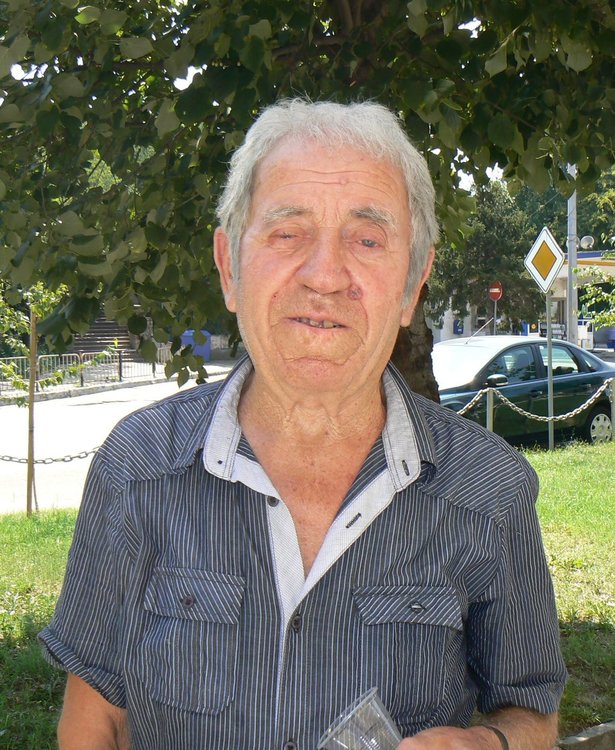 Нено Александров почина през 2015 година