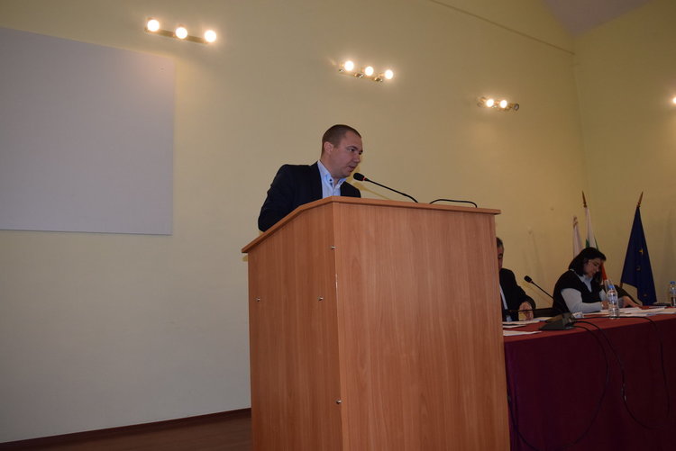 Опозицията критикува кметската програма за развитие на Кърджали,градоначалникът  запази мълчание  