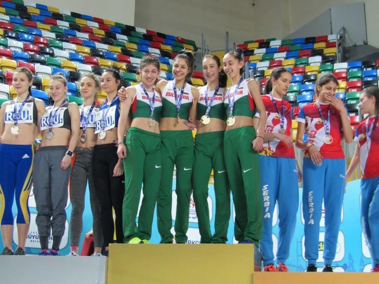 Единствена от българския отбор с две титли от Балканиадата- това е златната щафета 4х400м, където Лили бягаше на най-важния четвърти пост.