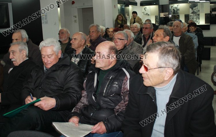 Възстановяват паметника на бригадирите, които се намираше в парк "П.Пенев"