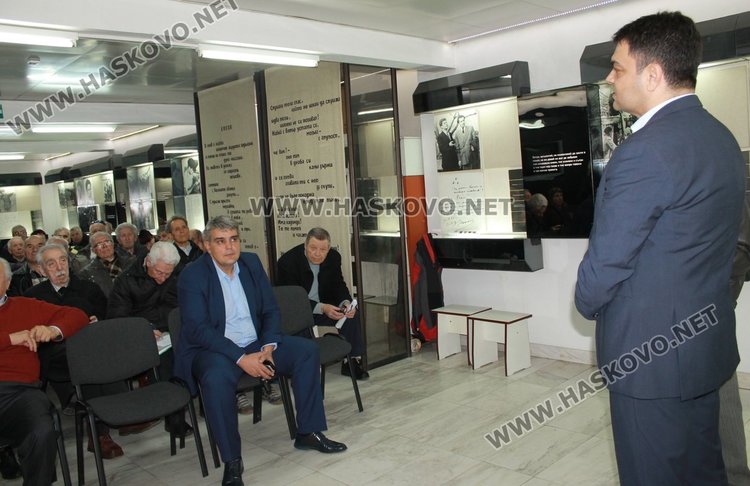 Възстановяват паметника на бригадирите, които се намираше в парк "П.Пенев"