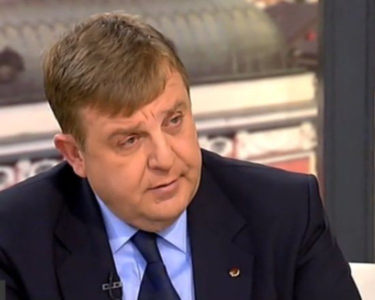 Каракачанов: Кой дрънка с оръжие от името на България?