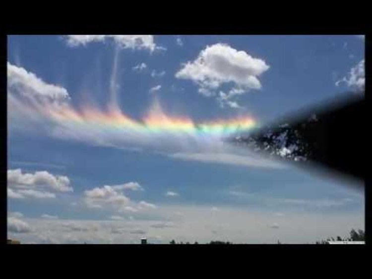 ”Огнена” дъга се появи над Сингапур