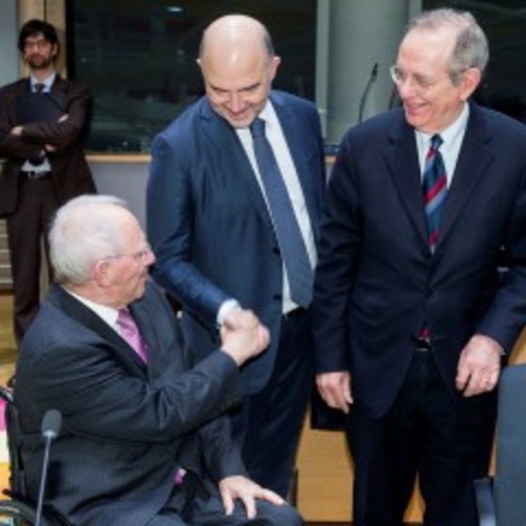 Шойбле: МВФ ще участва в спасяването на Гърция