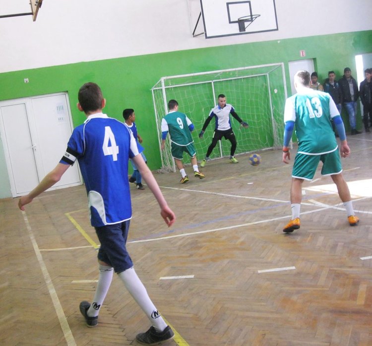 Двудневен турнир по футбол се проведе в димитровградското средно училище "Васил Левски", снимки - СУ "Васил Левски"