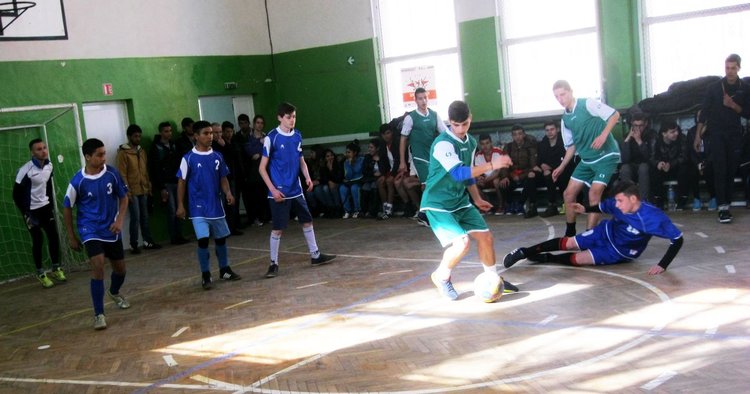 СУ "Васил Левски" - домакин на футболен турнир между пет училища