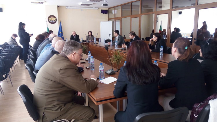 Ковачев забрани агитация в държавни и общински предприятия