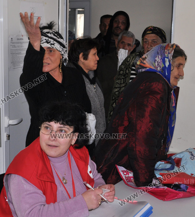 Ромите са недоволни, че в пакетите няма олио