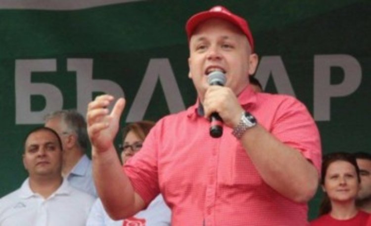 Журналистът и кандидат-депутат Александър Симов: Лоялен съм, но не съм послушко