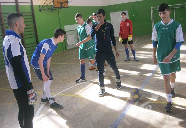 СУ "Васил Левски" - домакин на футболен турнир между пет училища