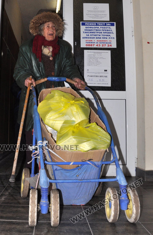 Леля Данче е благодарна за всяко получено зрънце