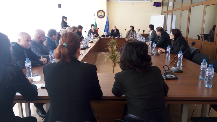 Ковачев забрани агитация в държавни и общински предприятия