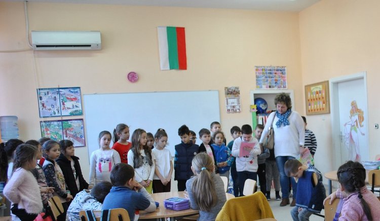 С 1 000 хартиени жерави славейковци бориха насилието