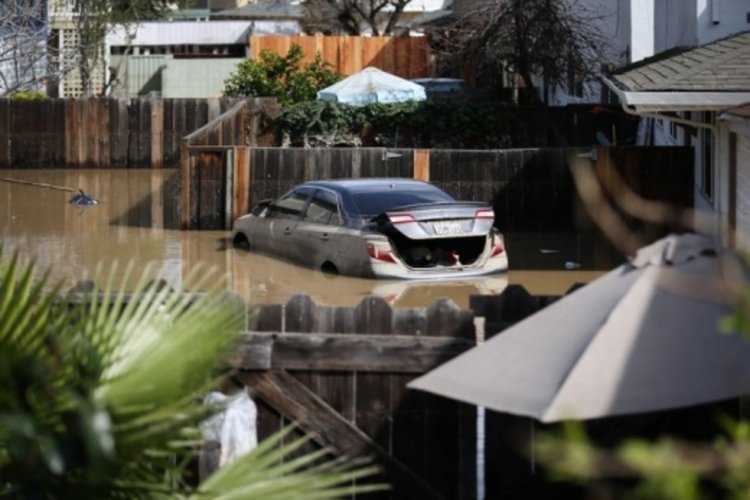 В Калифорния е страшно, евакуират хиляди хора