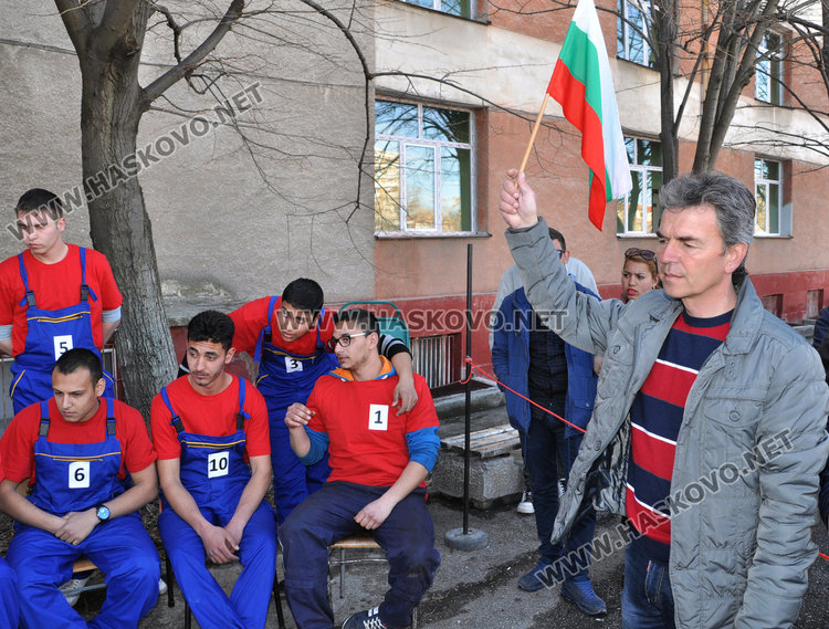 Четирима майстори от Хасково отиват на Националното състезание „Най-добър млад автомонтьор и водач“