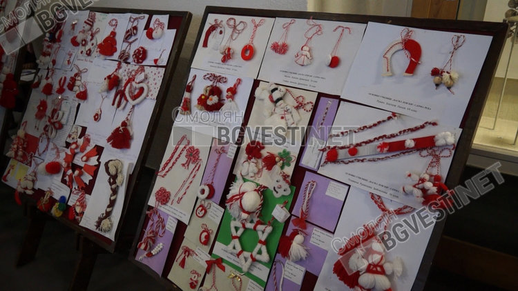 Над 450 мартеници, изработени от деца от цяла България се бориха за наградите в конкурса "Да вплетем България в Европа"