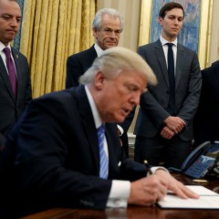 Белият дом отлага нов указ против имиграцията