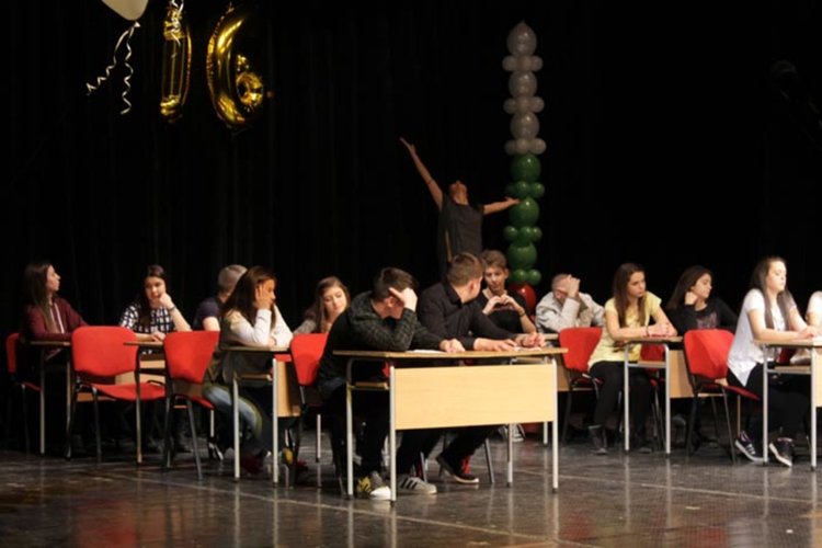 Славейковци раздадоха Даскеер-ите и събраха 1600 лева за лечението на Христина Стайкова