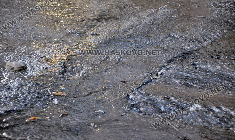 Наводнение в центъра на Хасково, мъж сигнализира на 112 за бедствие