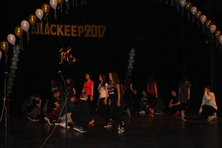 Славейковци раздадоха Даскеер-ите и събраха 1600 лева за лечението на Христина Стайкова