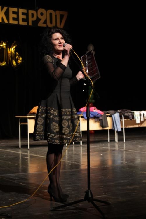 Славейковци раздадоха Даскеер-ите и събраха 1600 лева за лечението на Христина Стайкова