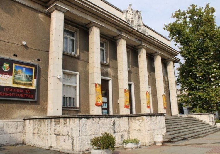 Откритата репетиция на групи за хора "Тракия" и НЧ "Христо Ботев" ще бъде пред кино "Химик"