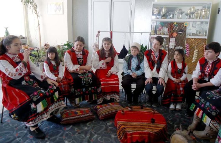 Кърджалийчета пресъздадоха обичаите на Сирни Заговезни