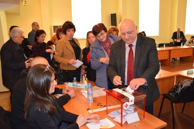  Д-р Тодор Черкезов отново оглави  БЧК – Кърджали