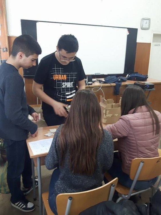 От благотворителните кутии в Ардино събраха 3 156 лв. за лечението на Даниел