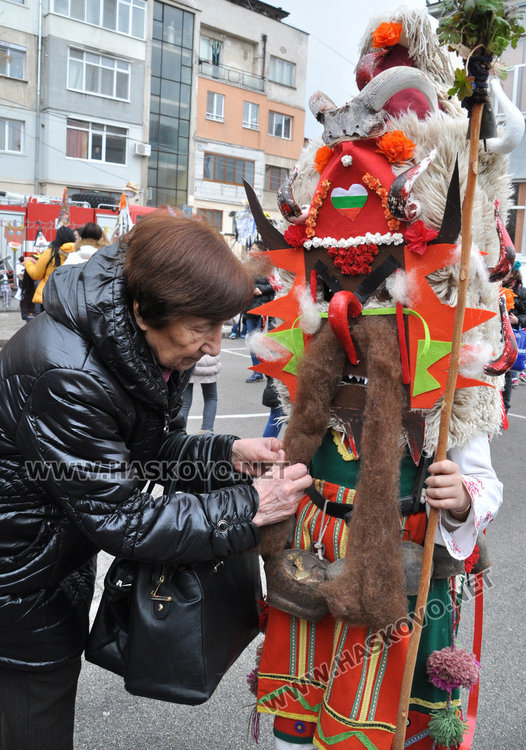 В „Св. Климент“ си дадоха прошка и гониха злите сили