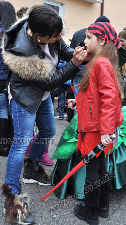 В „Св. Климент“ си дадоха прошка и гониха злите сили