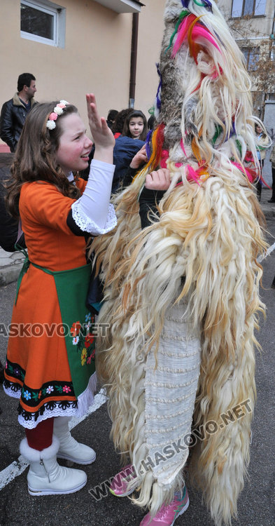 В „Св. Климент“ си дадоха прошка и гониха злите сили