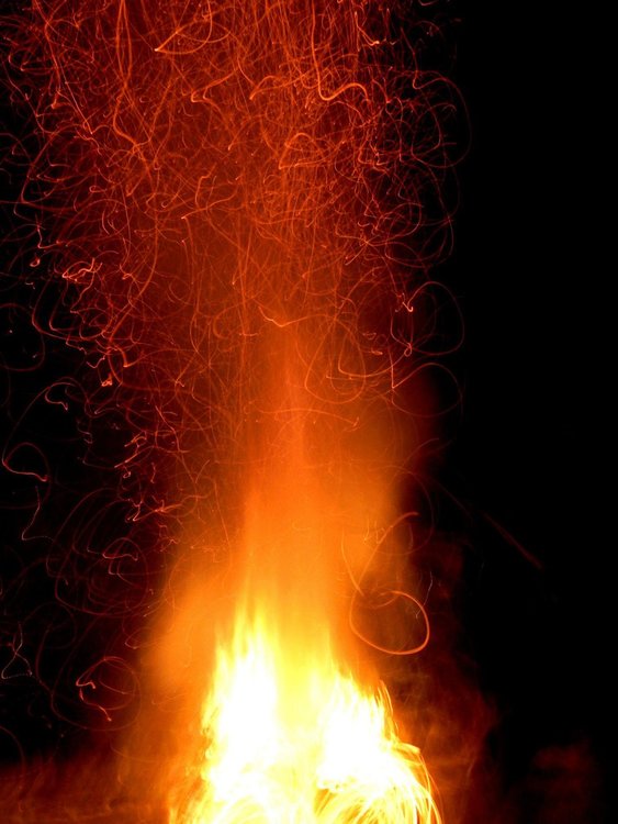 Традиционната орада миналата година горя цяла нощ, сн. Елена Манджукова