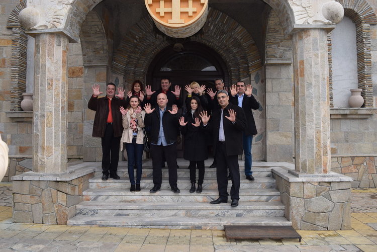 Кандидатите за депутати пред храма