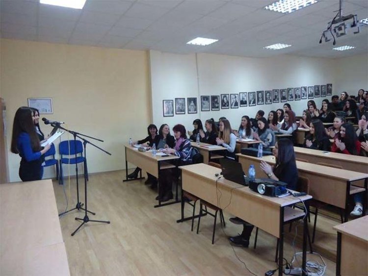 Оригинални бизнес идеи на алековци – плаващ нощен клуб и еко капсула