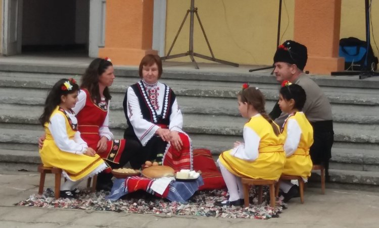 Кукери от Орехово гониха злите духове от Караджалово