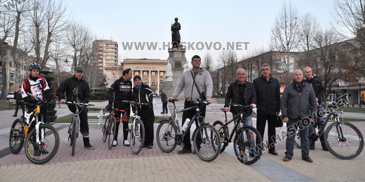 Колоездачи на протест в Хасково: спрете убийствата на пътя