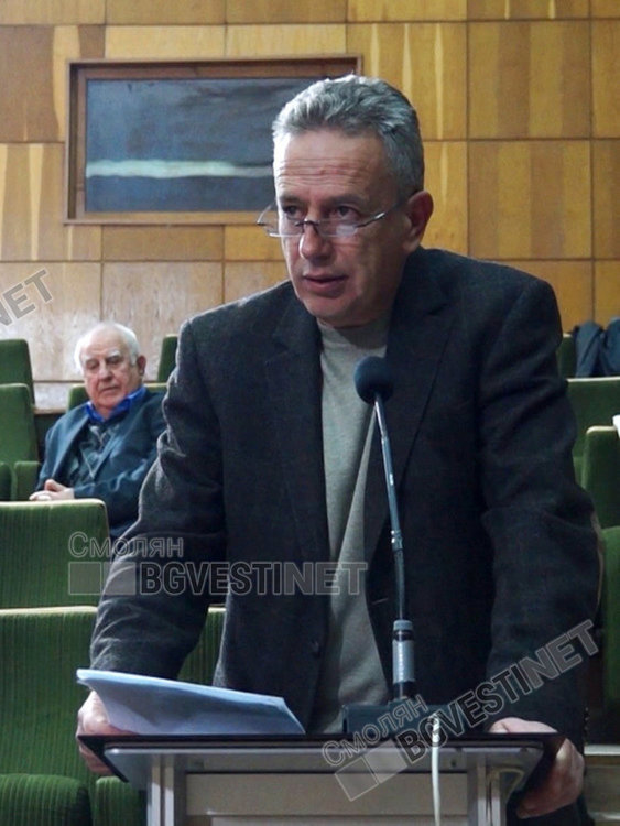 Кирил Хаджихристев внесе искането от името на групата на КРОС