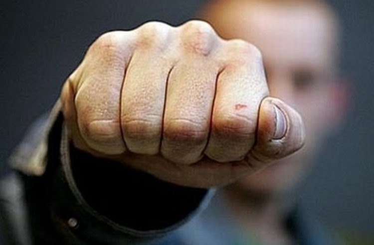 26-годишен кечист вкара в болница таксиметров шофьор и духна яко дим