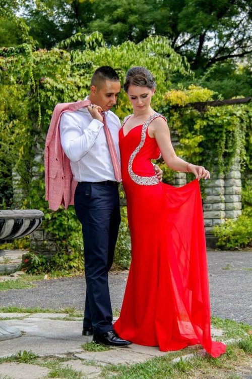 Роклята ,предоставена от Ембие Фаик