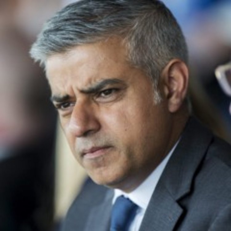 В Лондон протестно показаха филм на иранец