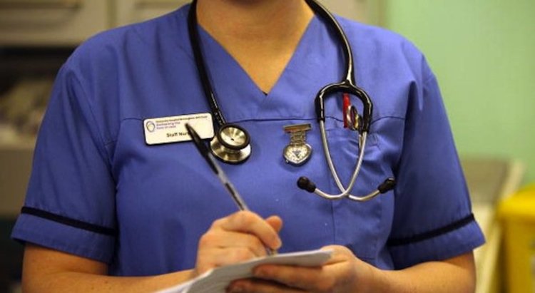 Почти цял випуск медици напуска България всяка година