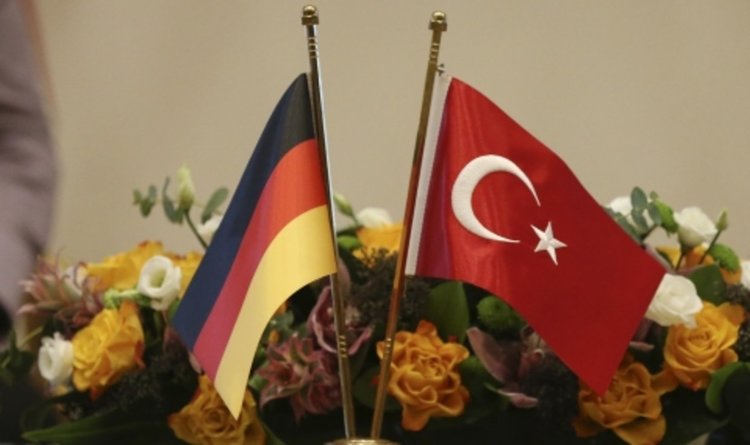 Турският съд остави в ареста германски журналист