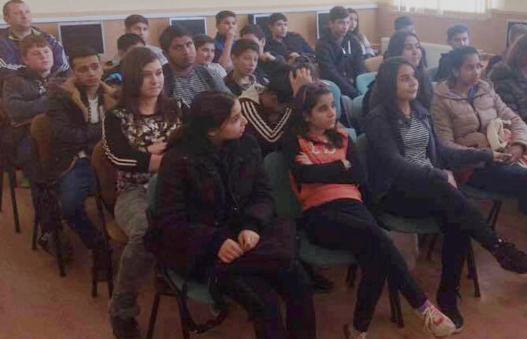 Съдия Здравчев влезе в училище