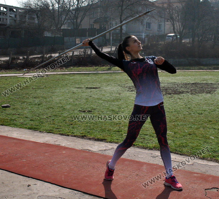 Йорданка Стоянова вицешампион, заби копието на 30.87 м 