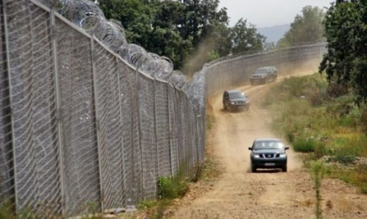 Взривове по границата с Турция заради оградата 