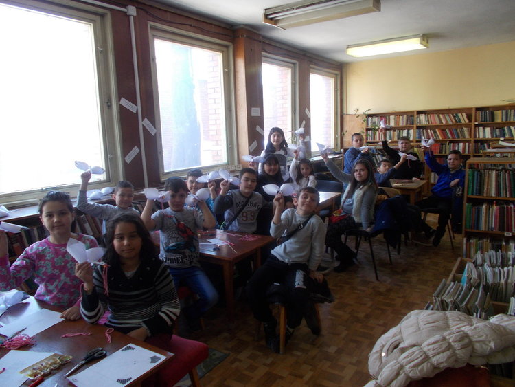 Работилница за мартеници в библиотеката