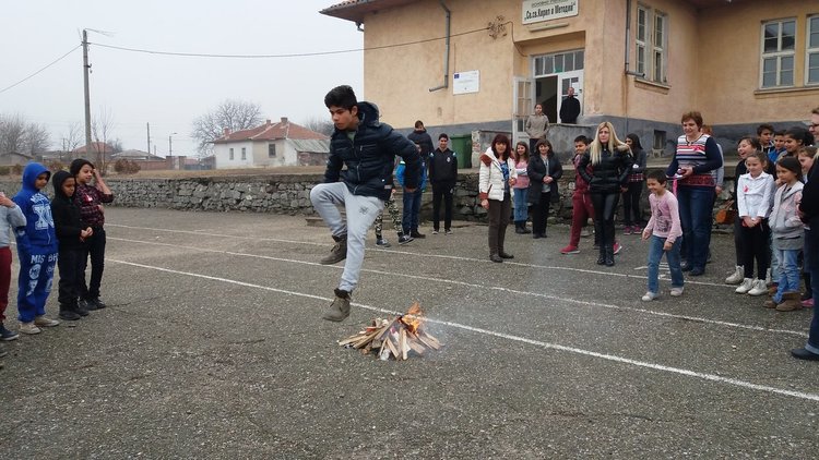Наградиха най-добрите майстори на мартеници в Караджалово